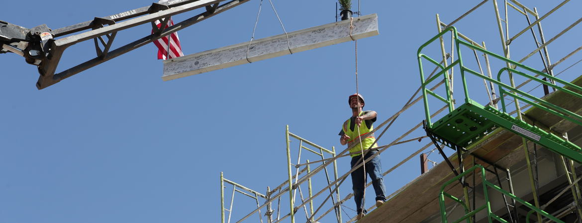Dundee Glasgow topping out ceremony