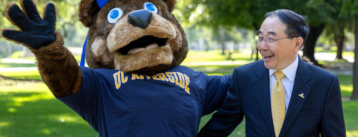 Chancellor-designate Hu with Scotty