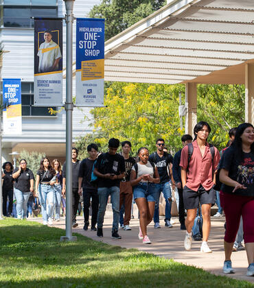 UC Riverside students. (UCR/Stan Lim)