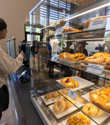 The Den market and customer