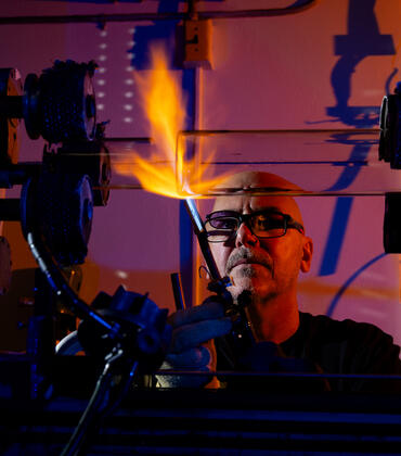 Glassblower Stephen Lepore at work