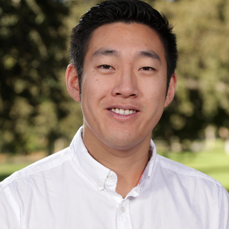 UCR chemist Timothy Su