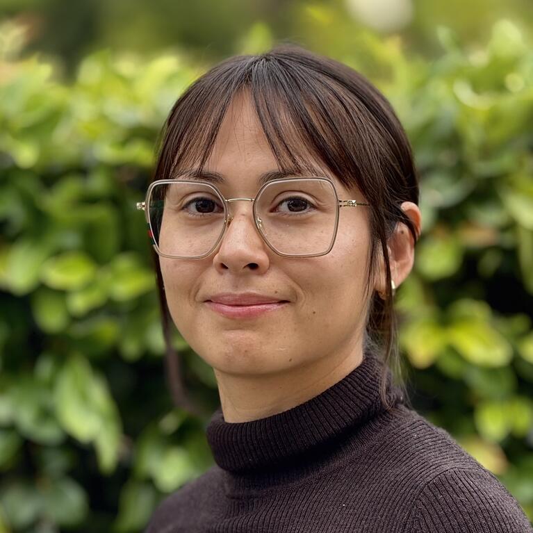 Portrait photo of Stacy Flores.