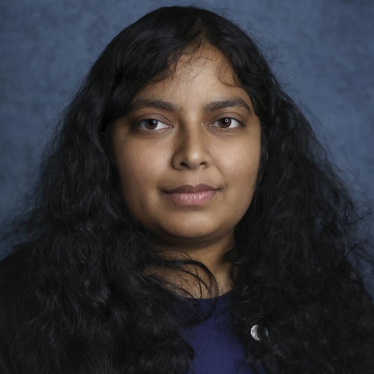 Portrait photo of Deepa Ramamurthy.