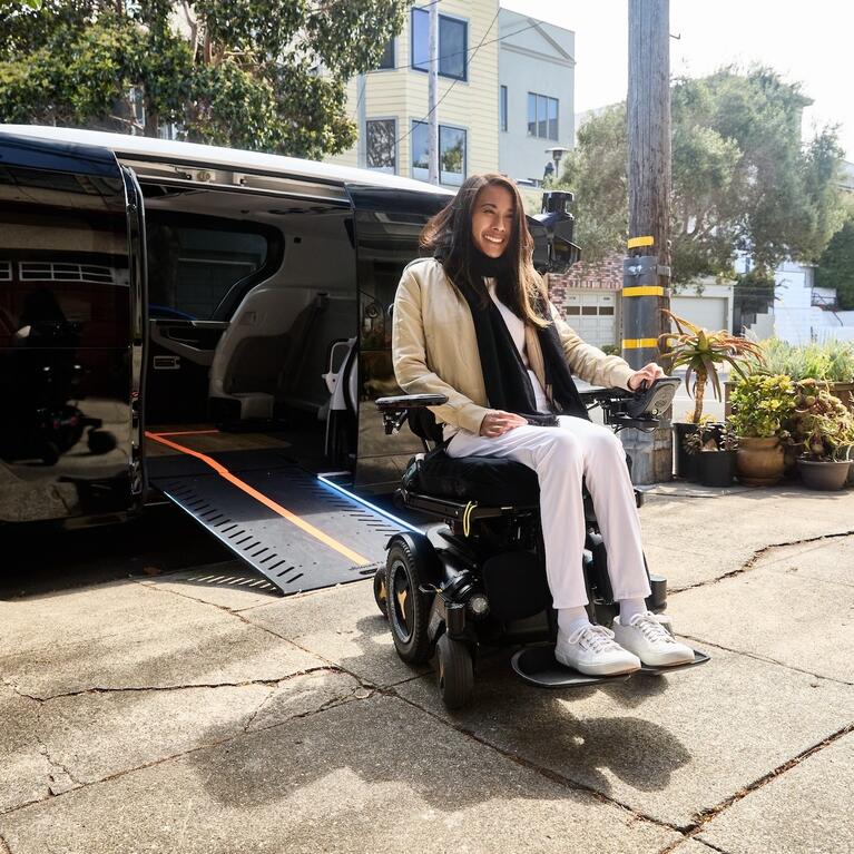 accessibility_-_cruise_wav_in_a_neigborhood-2-1.jpg