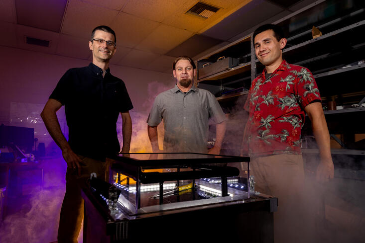 Boerge Hemmerling Eric Gazelle and Robert Sanderson with cloud chamber
